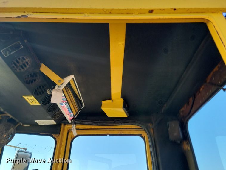 image for item LA9750 Superior Broom DT80CT broom