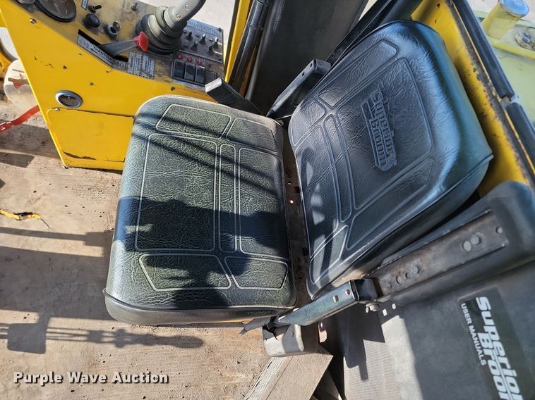 image for item LA9750 Superior Broom DT80CT broom