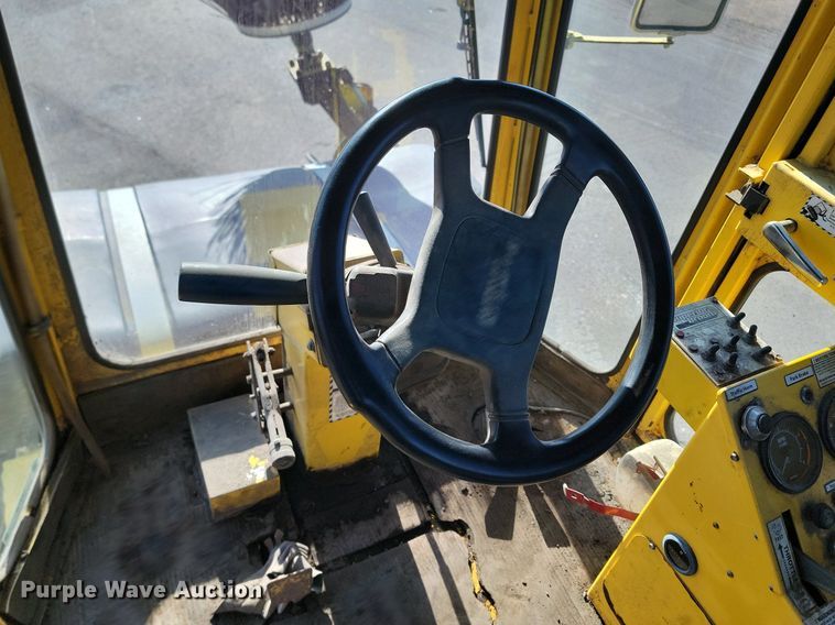 image for item LA9750 Superior Broom DT80CT broom