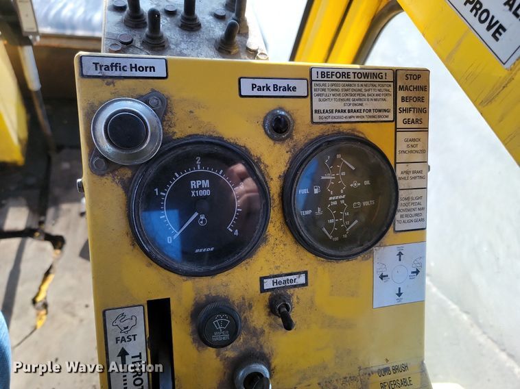 image for item LA9750 Superior Broom DT80CT broom