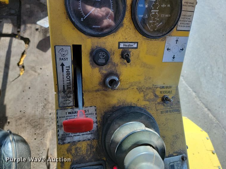 image for item LA9750 Superior Broom DT80CT broom