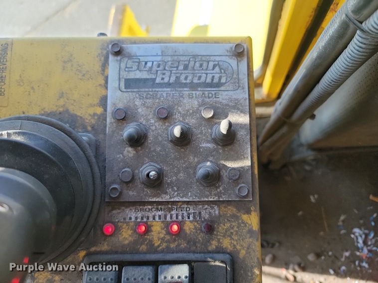 image for item LA9750 Superior Broom DT80CT broom