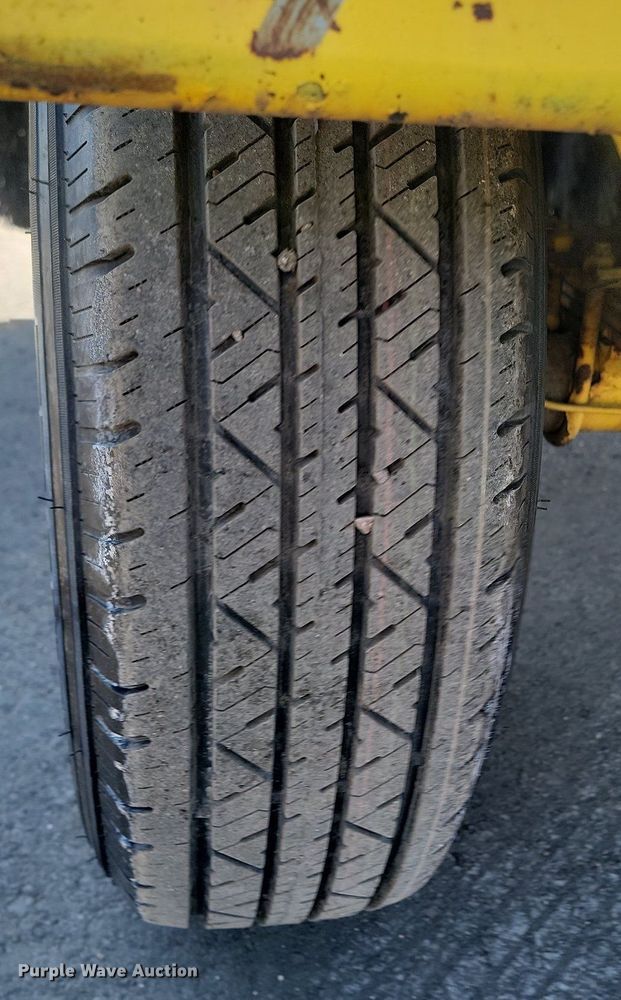 image for item LA9750 Superior Broom DT80CT broom