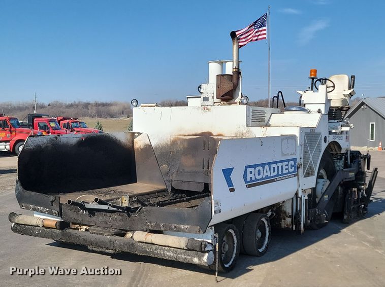 image for item LA9751 Roadtec RP190 paver
