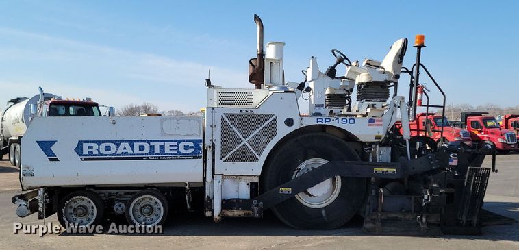 image for item LA9751 Roadtec RP190 paver
