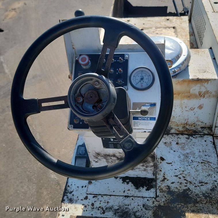 image for item LA9751 Roadtec RP190 paver