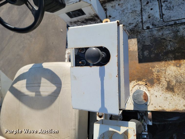 image for item LA9751 Roadtec RP190 paver