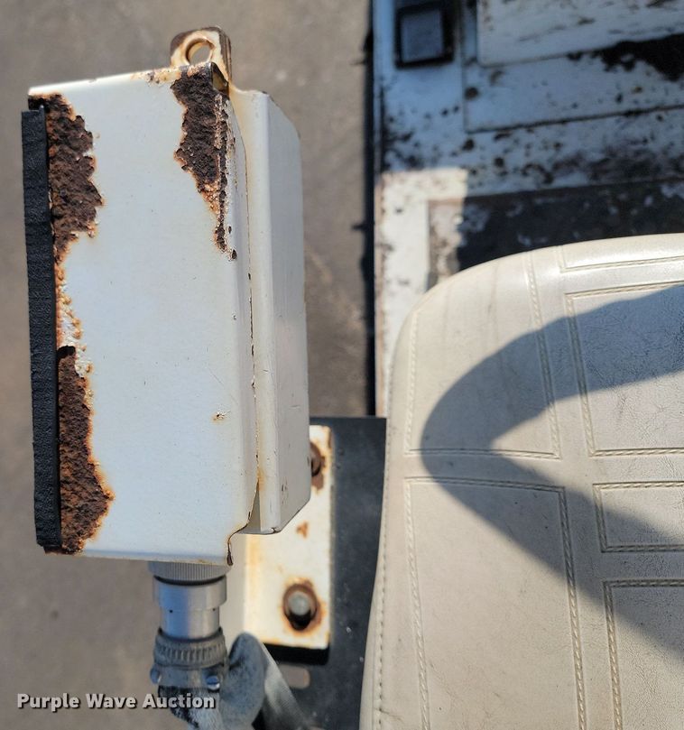 image for item LA9751 Roadtec RP190 paver