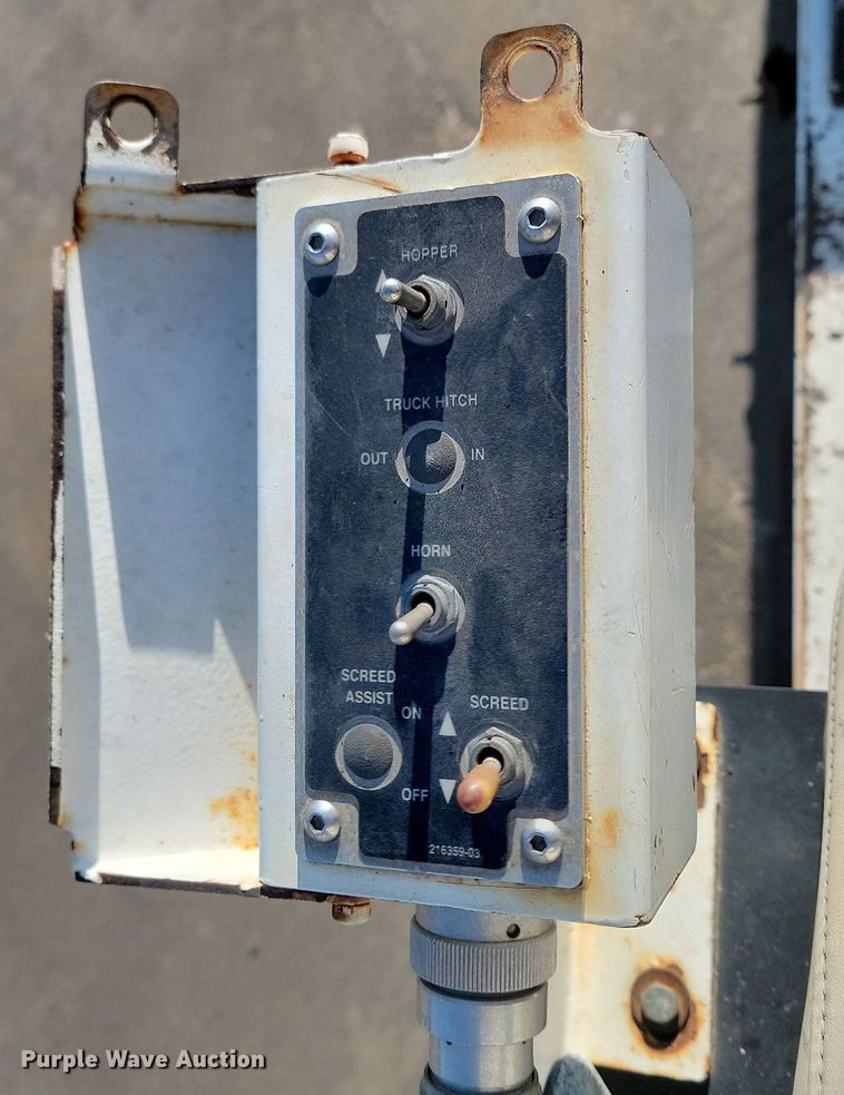 image for item LA9751 Roadtec RP190 paver