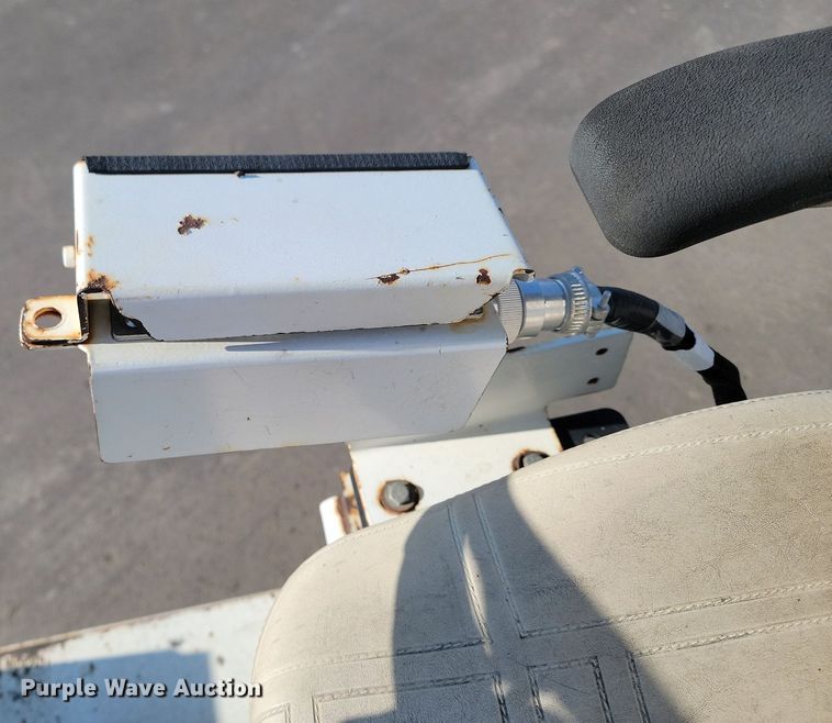 image for item LA9751 Roadtec RP190 paver