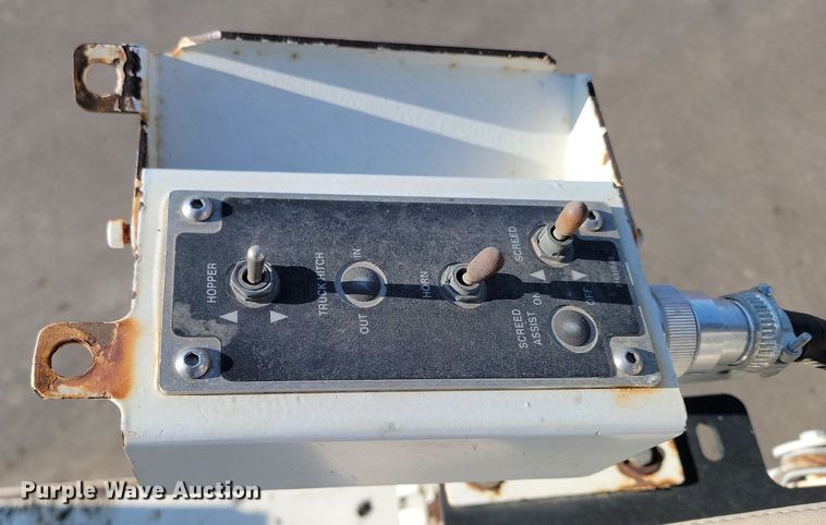 image for item LA9751 Roadtec RP190 paver