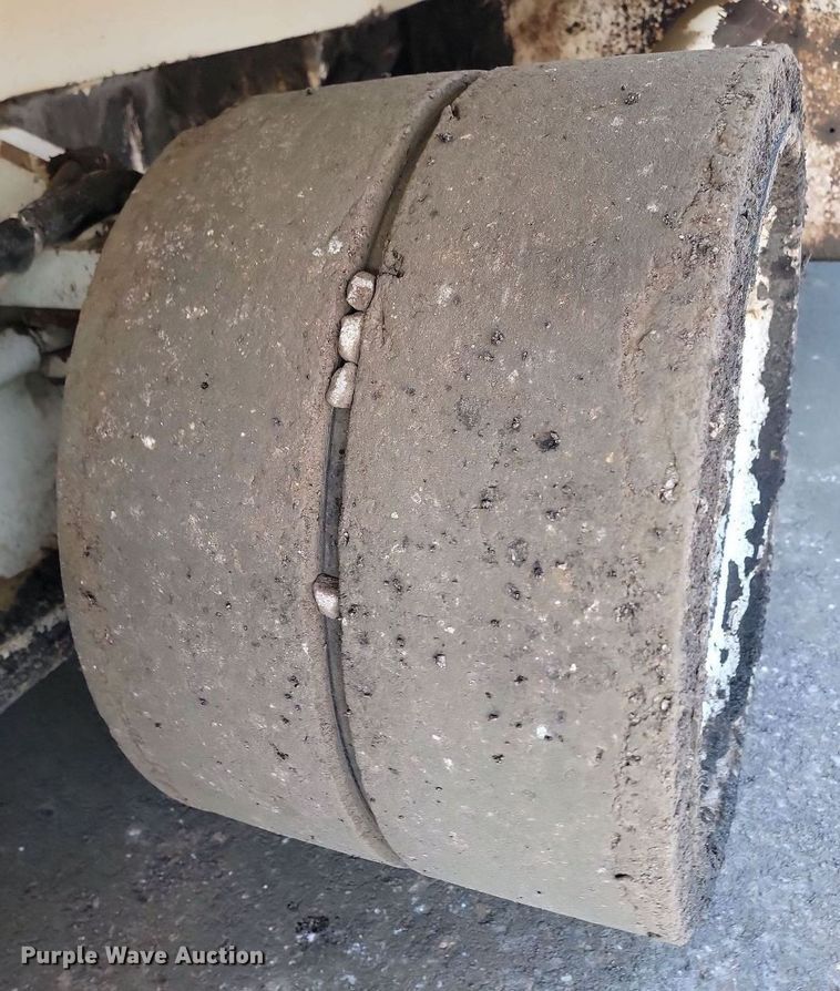 image for item LA9751 Roadtec RP190 paver