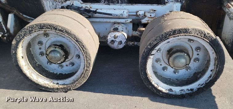 image for item LA9751 Roadtec RP190 paver