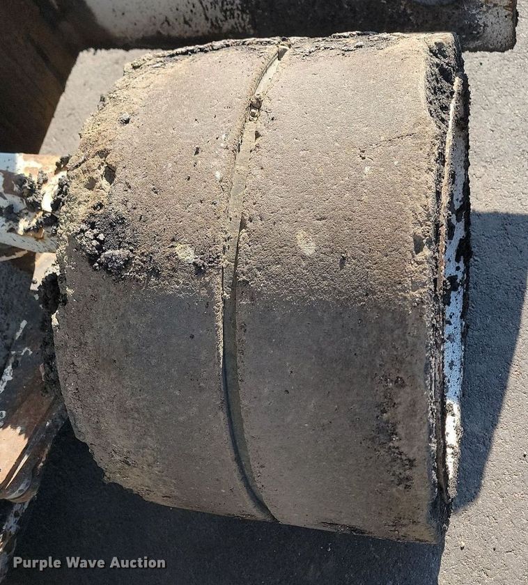 image for item LA9751 Roadtec RP190 paver