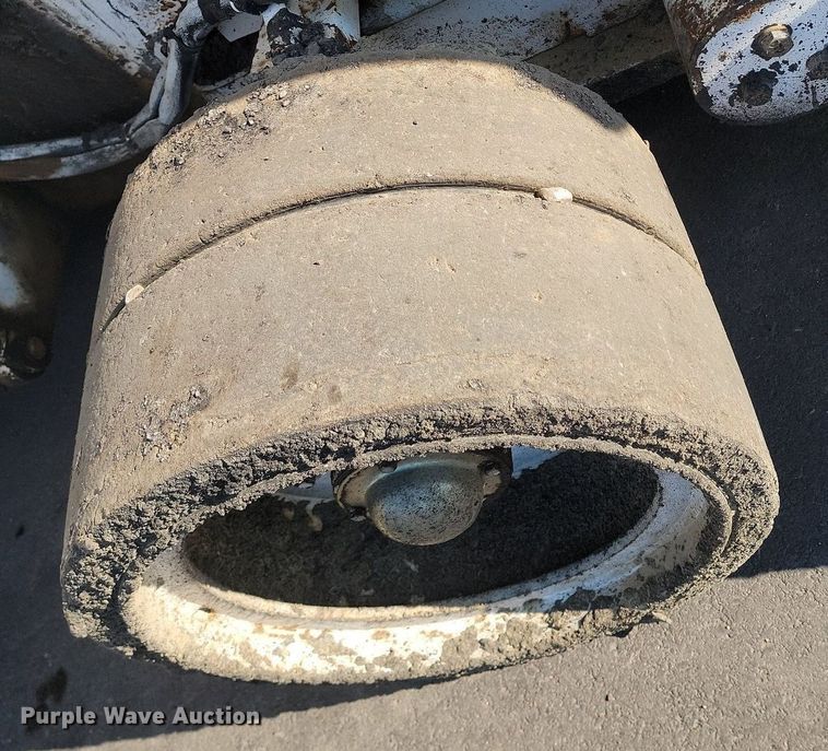 image for item LA9751 Roadtec RP190 paver