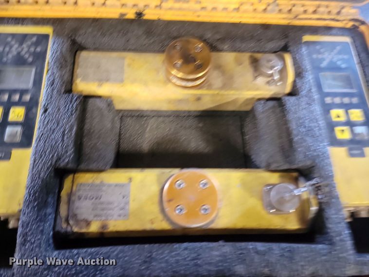 image for item LA9751 Roadtec RP190 paver