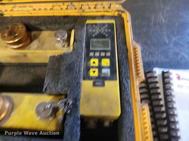 image for item LA9751 Roadtec RP190 paver