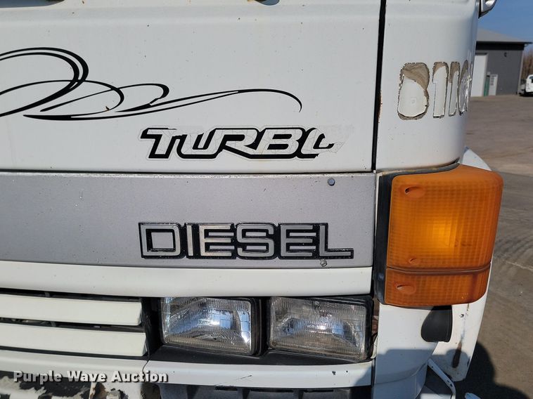 image for item LA9752 1990 GMC Tiltmaster oil distributor truck