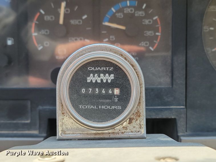 image for item LA9752 1990 GMC Tiltmaster oil distributor truck