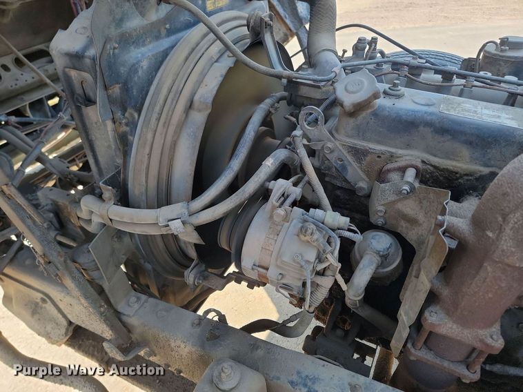 image for item LA9752 1990 GMC Tiltmaster oil distributor truck