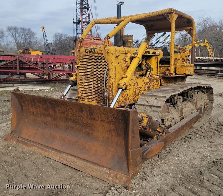 image for item LA9759 1971 Caterpillar  D6C dozer