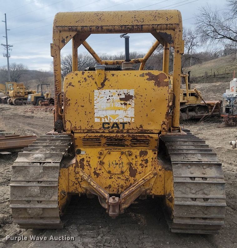image for item LA9759 1971 Caterpillar  D6C dozer