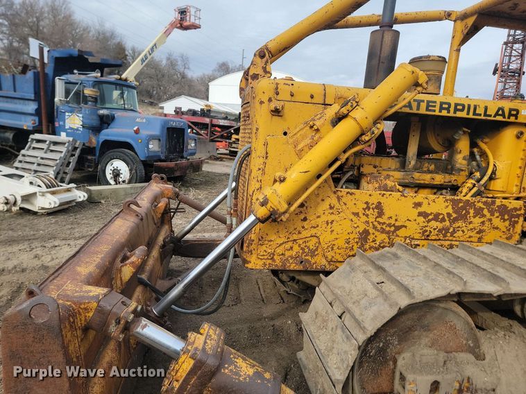 image for item LA9759 1971 Caterpillar  D6C dozer