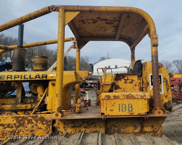 image for item LA9759 1971 Caterpillar  D6C dozer