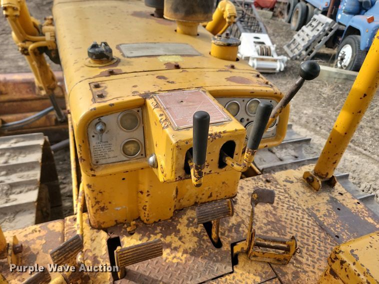 image for item LA9759 1971 Caterpillar  D6C dozer