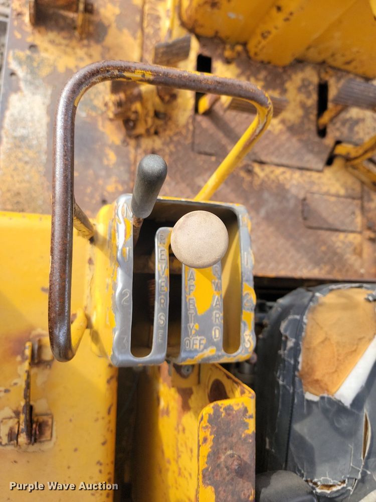 image for item LA9759 1971 Caterpillar  D6C dozer