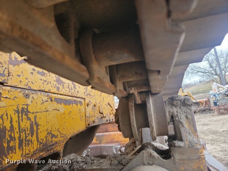 image for item LA9759 1971 Caterpillar  D6C dozer