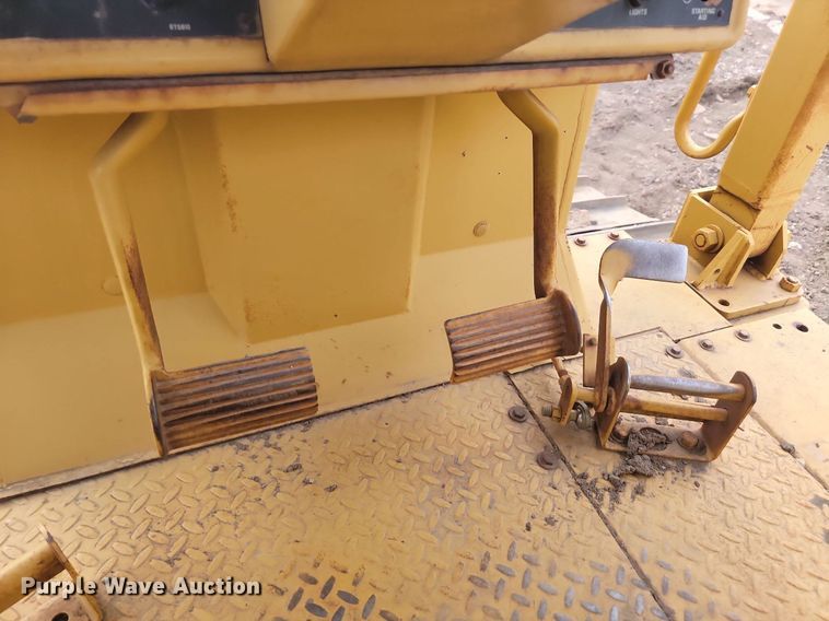 image for item LA9760 1984 Caterpillar  D6D dozer
