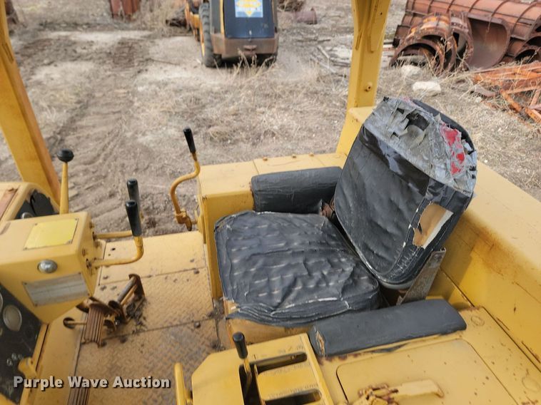 image for item LA9760 1984 Caterpillar  D6D dozer