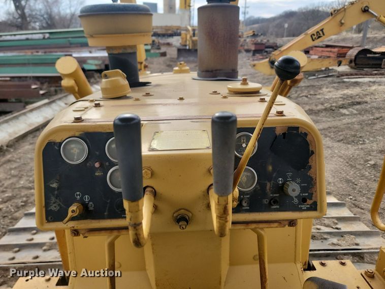 image for item LA9760 1984 Caterpillar  D6D dozer