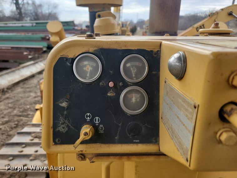 image for item LA9760 1984 Caterpillar  D6D dozer