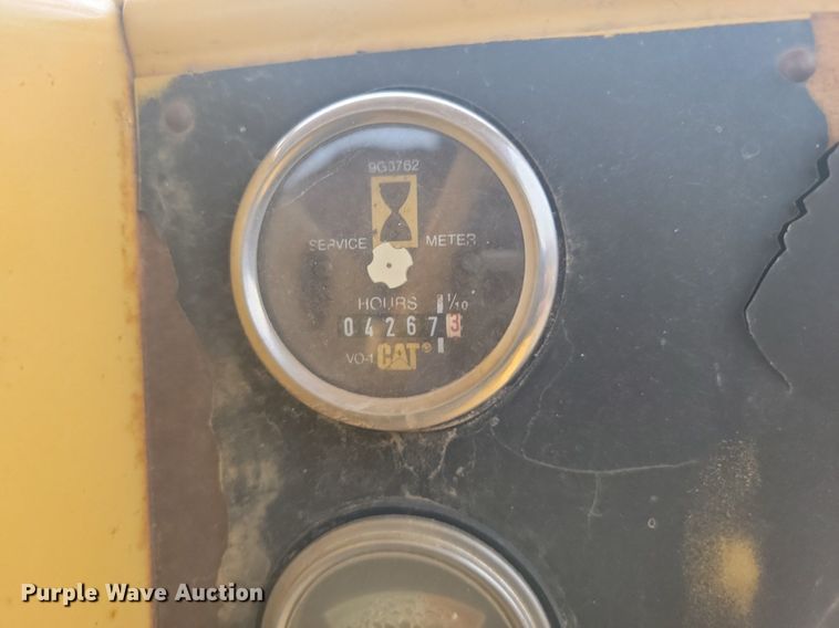 image for item LA9760 1984 Caterpillar  D6D dozer