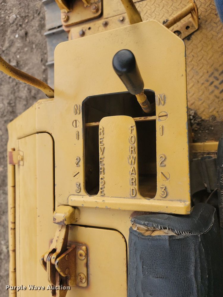 image for item LA9760 1984 Caterpillar  D6D dozer