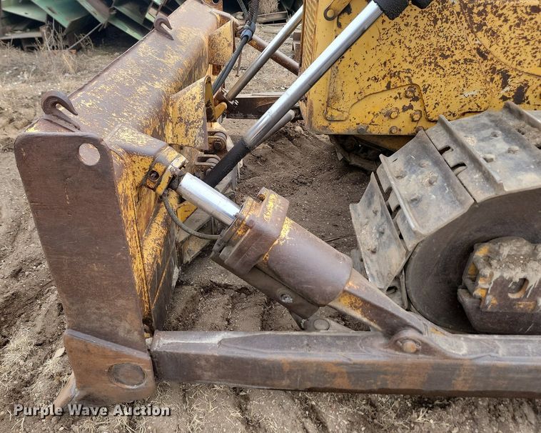 image for item LA9761 1973 Caterpillar  D6C dozer