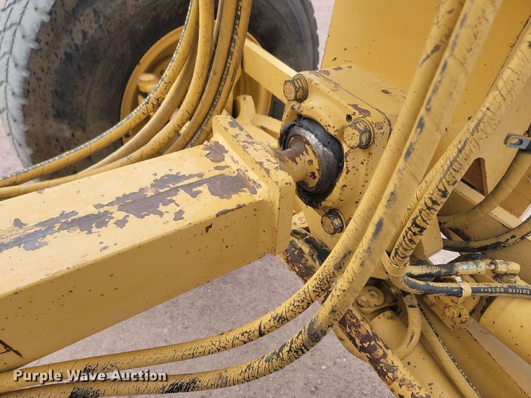 image for item LA9762 2001 Caterpillar  140H VHP motor grader
