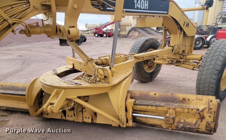 image for item LA9762 2001 Caterpillar  140H VHP motor grader
