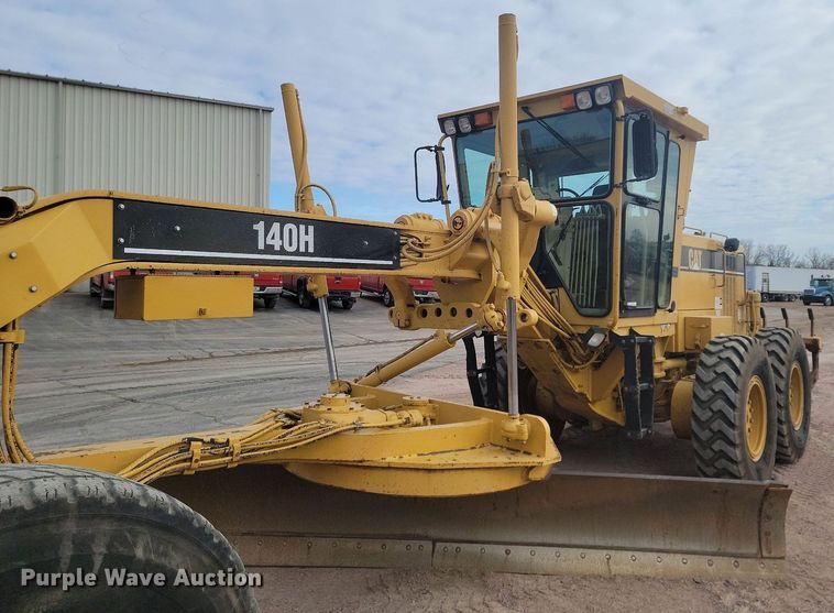image for item LA9762 2001 Caterpillar  140H VHP motor grader
