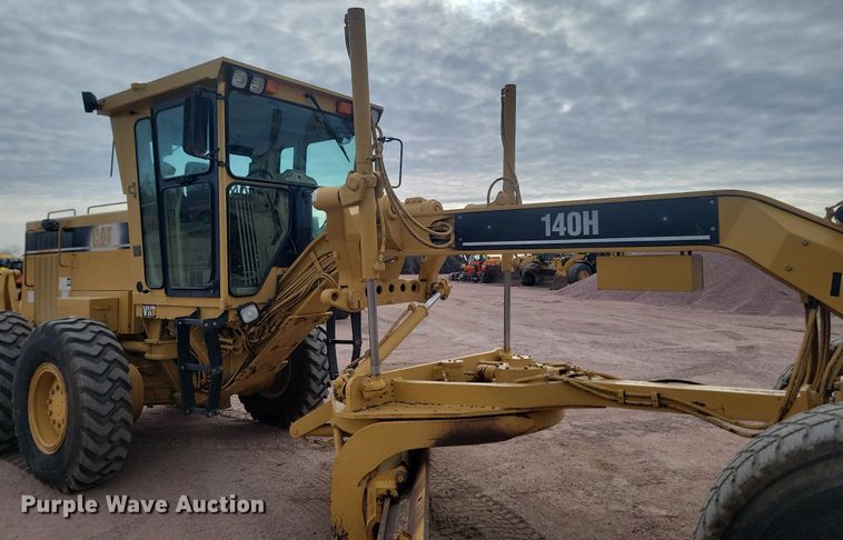 image for item LA9762 2001 Caterpillar  140H VHP motor grader