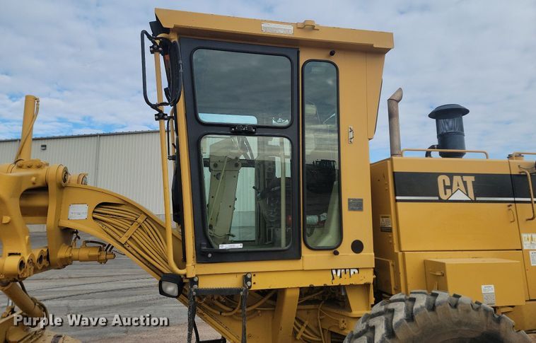 image for item LA9762 2001 Caterpillar  140H VHP motor grader