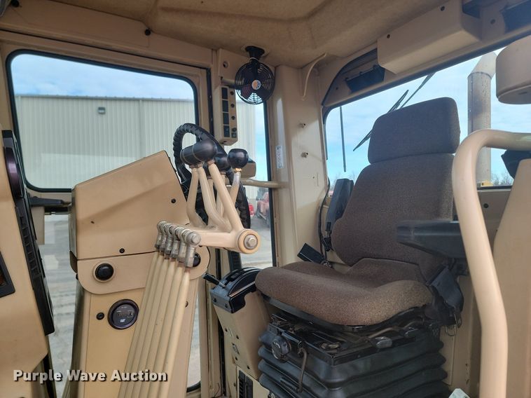 image for item LA9762 2001 Caterpillar  140H VHP motor grader