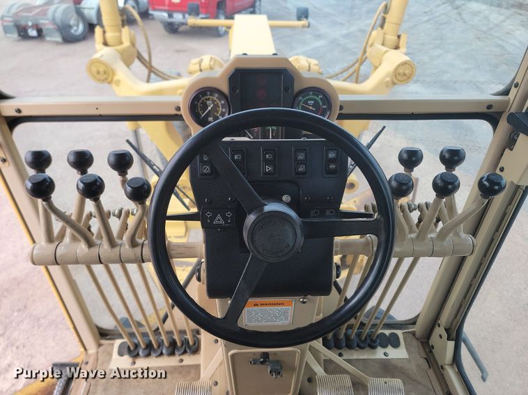 image for item LA9762 2001 Caterpillar  140H VHP motor grader