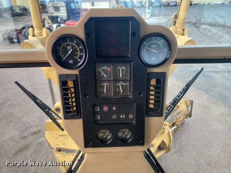 image for item LA9762 2001 Caterpillar  140H VHP motor grader