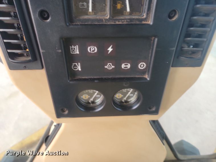 image for item LA9762 2001 Caterpillar  140H VHP motor grader