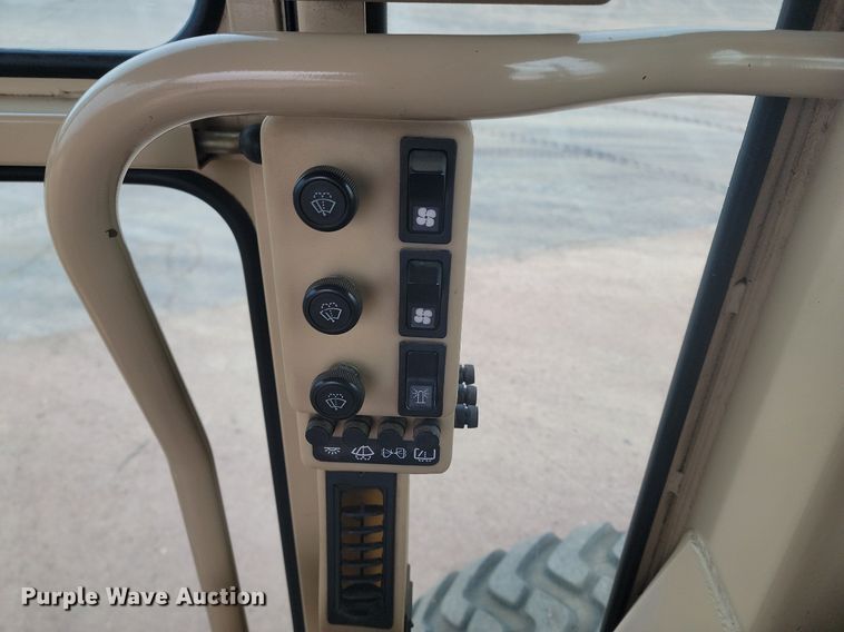 image for item LA9762 2001 Caterpillar  140H VHP motor grader