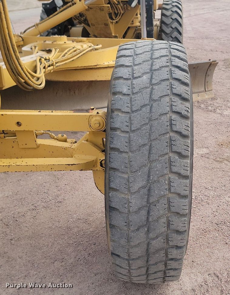 image for item LA9762 2001 Caterpillar  140H VHP motor grader