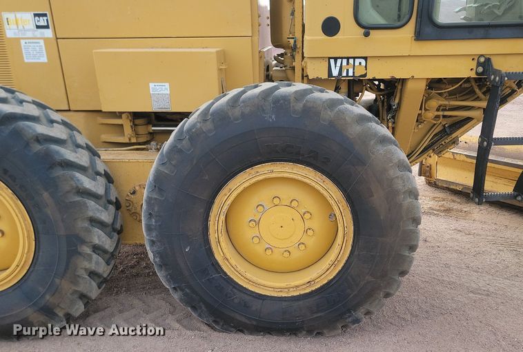 image for item LA9762 2001 Caterpillar  140H VHP motor grader